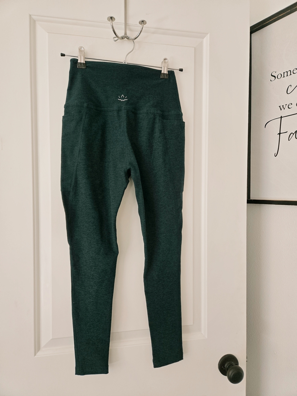 Beyond Yoga Spacedye Caught in the Midi Pocket Sprue Heather Legging Size M - Picture 6 of 10